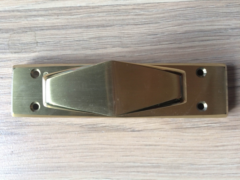 cremon inox 304 đúc đặc mạ vàng cao cấp cho cửa đi, cửa sổ cremon inox 304 đúc đặc mạ vàng cao cấp cho cửa đi, cửa sổ