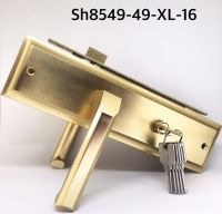 KHÓA CỬA CHÍNH. BẰNG ĐỒNG HIỆU SAFARI