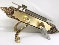 KHÓA CỬA CHÍNH. BẰNG ĐỒNG HIỆU SAFARI